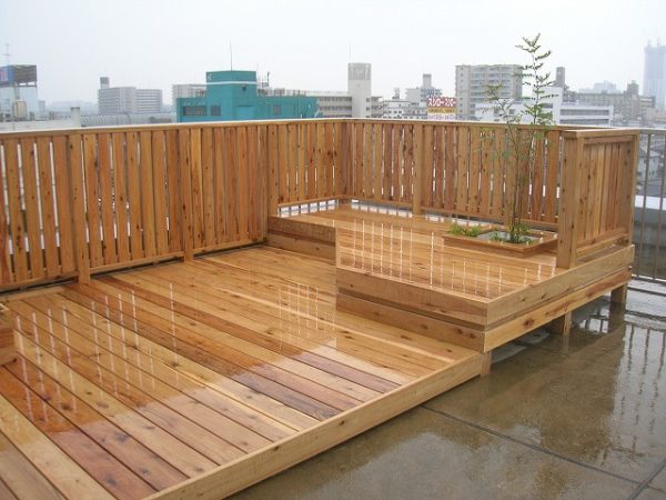 ウッドバルコニー(木製バルコニー)・ウッドベランダ 2階建て空中ウッドデッキ
