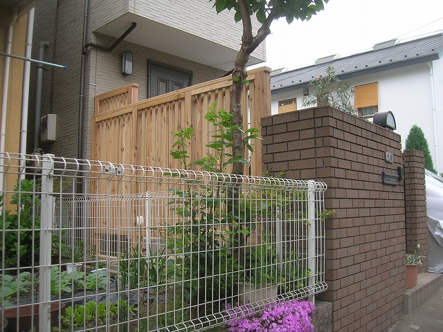 目隠しフェンス