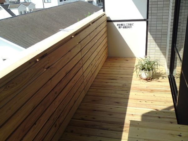 ウッドバルコニー(木製バルコニー)・ウッドベランダ 2階建て空中ウッドデッキ