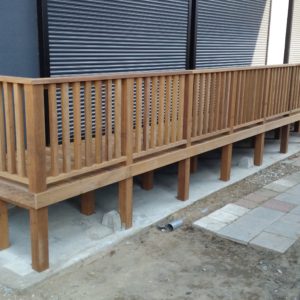 ウッドデッキ